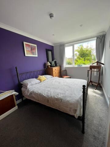 Stayinwoking At 30 Woodlands Horsell Eksteriør billede